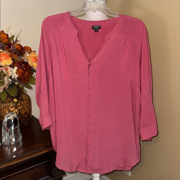 Torrid Harper Challis Button-Front 3/4 Sleeve Blouse 2X Baroque Rose Career Top - Picture 3 of 4
